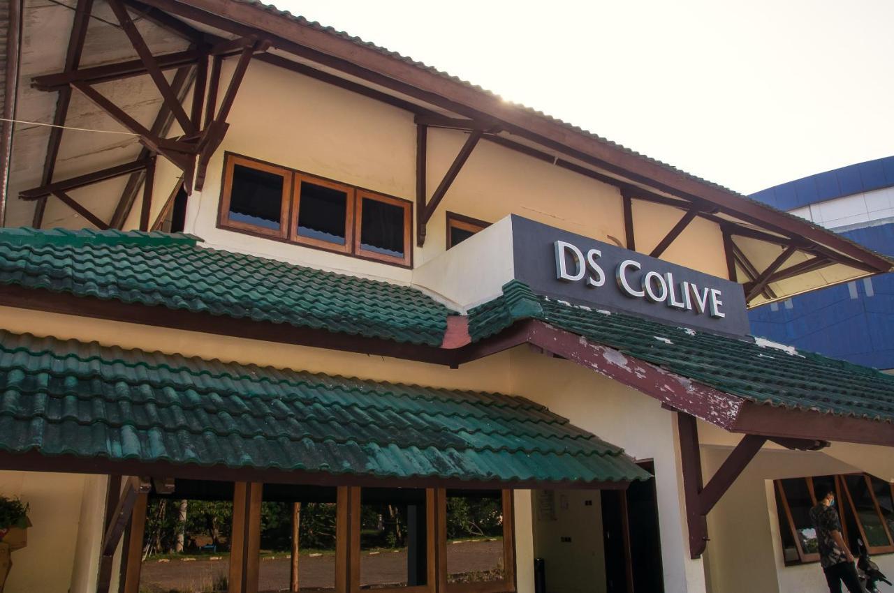 Ds Colive Marina Airport Hotell Semarang Exteriör bild