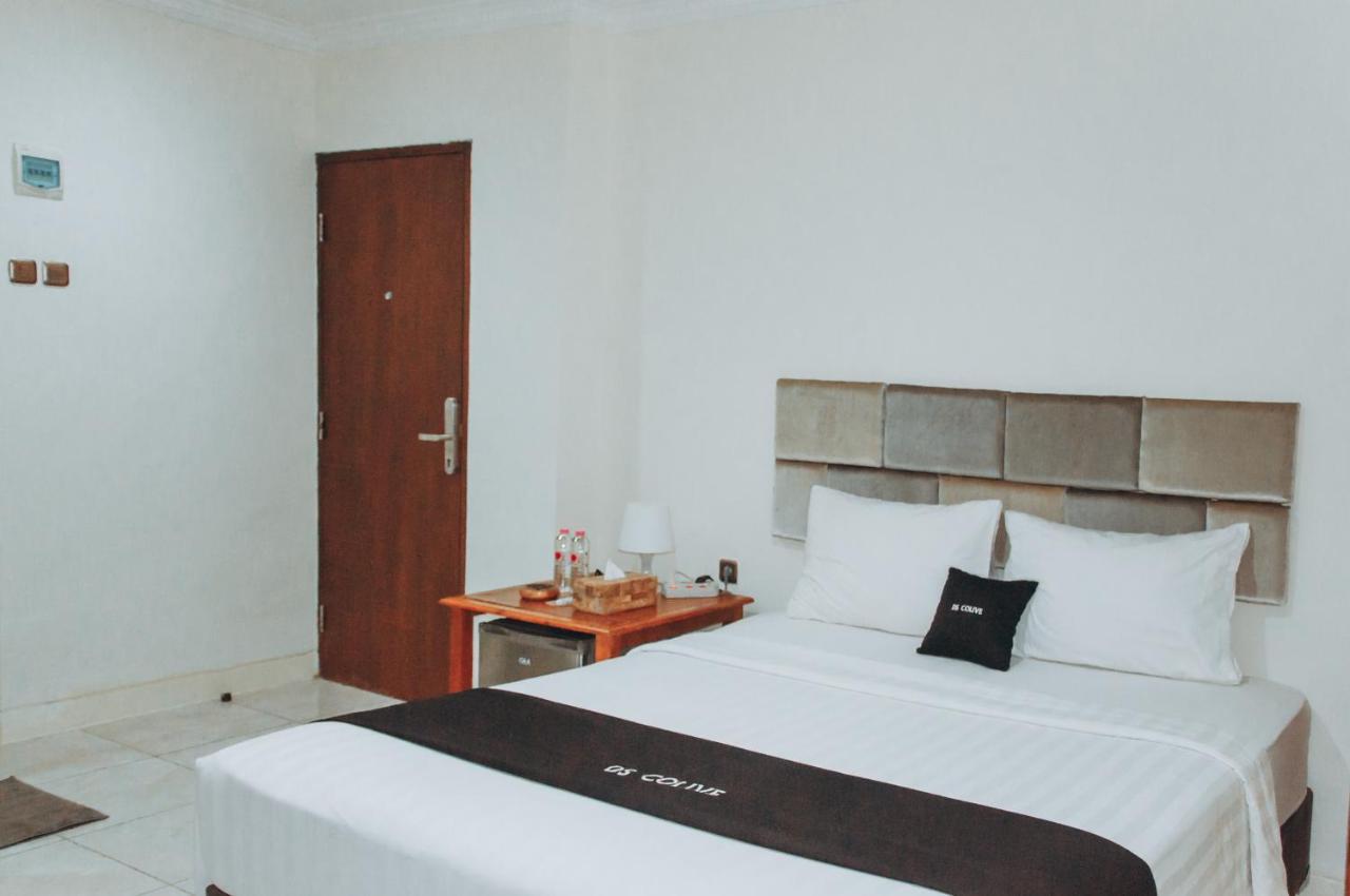 Ds Colive Marina Airport Hotell Semarang Exteriör bild